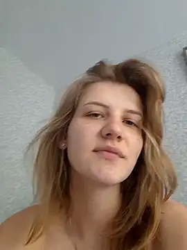 Snapshot of mooniekiss chatting on 27, 5, 2026 mooniekiss online show from 27, 5, 2026