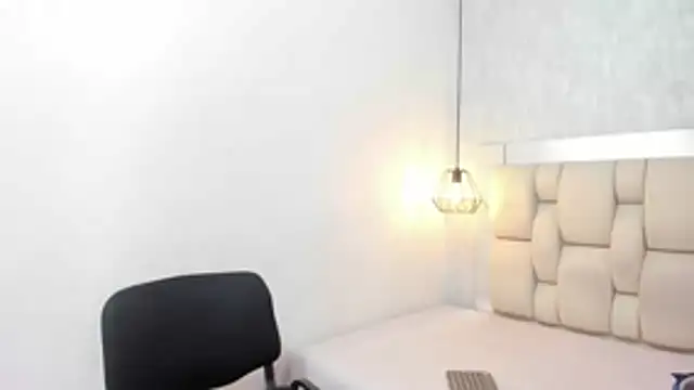 Bella adamss  online show from 24, 6, 2026