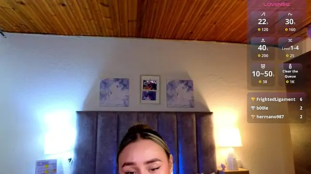 Victoria Hils online show from 14, 7, 2026