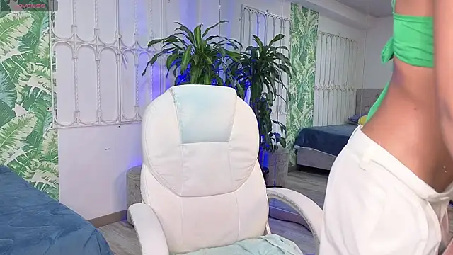 Snapshot of baby_julieta00 chatting on 22, 6, 2026 baby julieta00 online show from 22, 6, 2026
