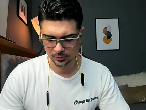 Snapshot of ZEI-001 chatting on 10, 6, 2026 ZEI-001 online show from 10, 6, 2026