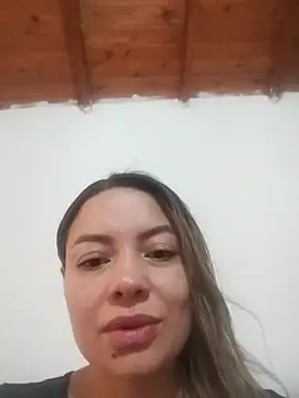Snapshot of Annie-Latina chatting on 20, 5, 2026 Annie-Latina online show from 20, 5, 2026