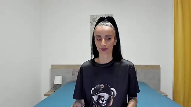 Snapshot of BlissAria chatting on 8, 6, 2026 BlissAria online show from 8, 6, 2026