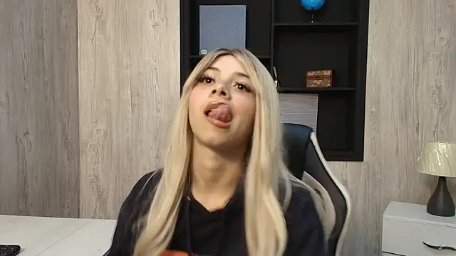 Vampy Monroe online show from 9, 5, 2026