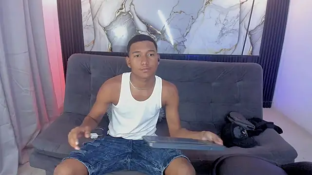 Snapshot of kael_bigcock_ chatting on 17, 5, 2026 kael bigcock online show from 17, 5, 2026