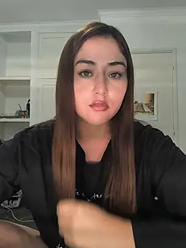 nicole34-44 online show from 10, 5, 2026