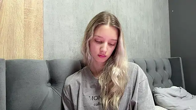 Tiffany Blom online show from 10, 5, 2026