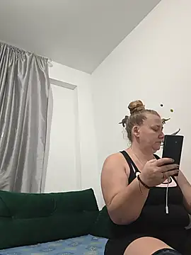 JuliaBestX online show from 17, 7, 2026
