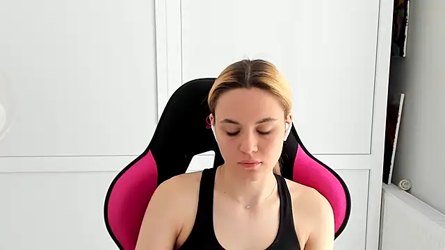 Emma starrs  online show from 3, 6, 2026