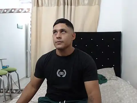 Snapshot of cachorrosex7 chatting on 19, 5, 2026 cachorrosex7 online show from 19, 5, 2026