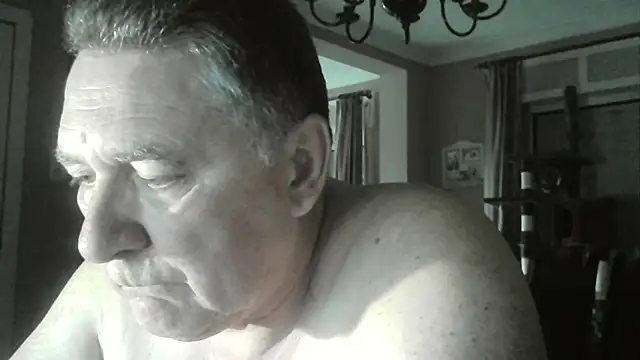 Snapshot of edje59a chatting on 4, 11, 2025 edje59a online show from 4, 11, 2025