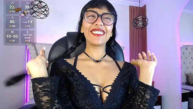 Violett Gardenn online show from 31, 5, 2026