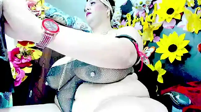 Snapshot of DirtyKhloy chatting on 26, 2, 2025 DirtyKhloy online show from 26, 2, 2025