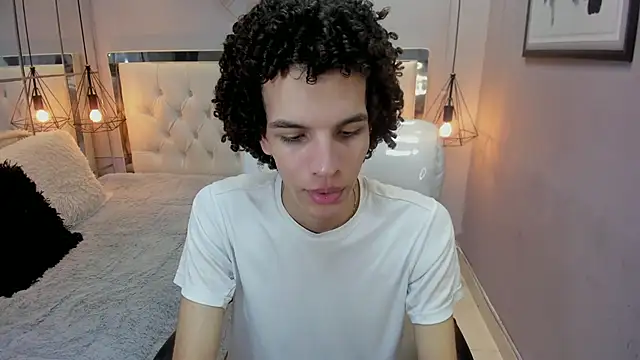 Snapshot of felix_haze chatting on 26, 5, 2026 felix haze online show from 26, 5, 2026