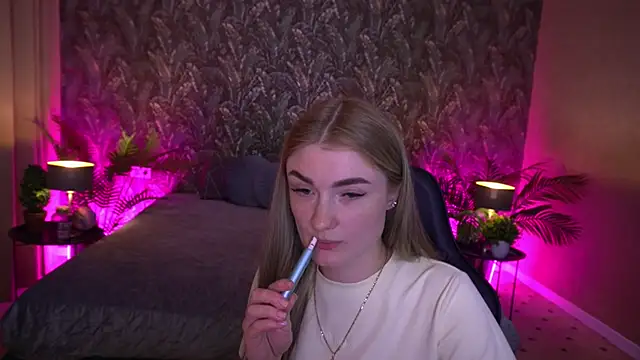 Lolly Rosee online show from 27, 5, 2026