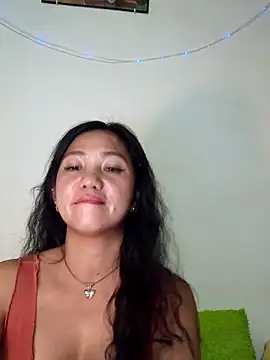 Snapshot of tinahturndo chatting on 23, 7, 2026 tinahturndo online show from 23, 7, 2026