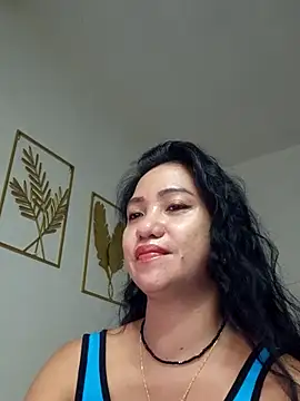 Snapshot of tinahturndo chatting on 4, 8, 2026 tinahturndo online show from 4, 8, 2026