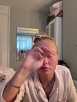 miaflowerxx online show from 15, 5, 2026
