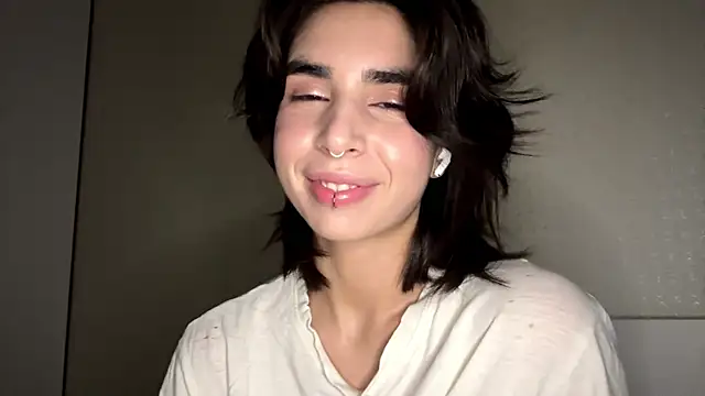 JessiaRuezga online show from 9, 6, 2026