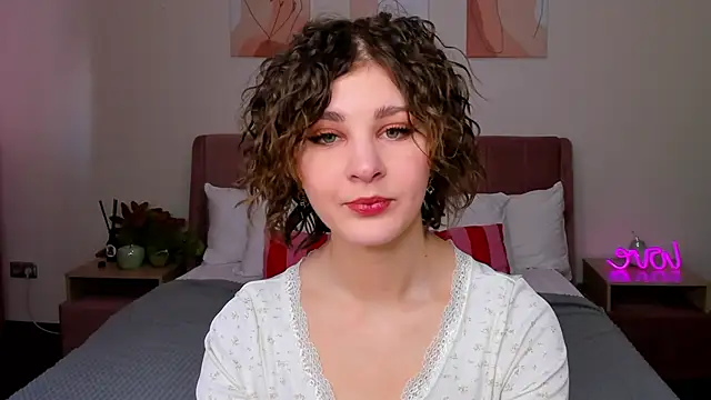 Snapshot of Kira__Fluffy chatting on 25, 5, 2026 Kira Fluffy online show from 25, 5, 2026