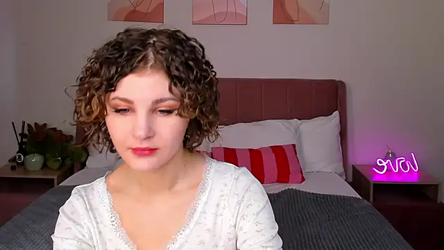 Snapshot of Kira__Fluffy chatting on 26, 5, 2026 Kira Fluffy online show from 26, 5, 2026