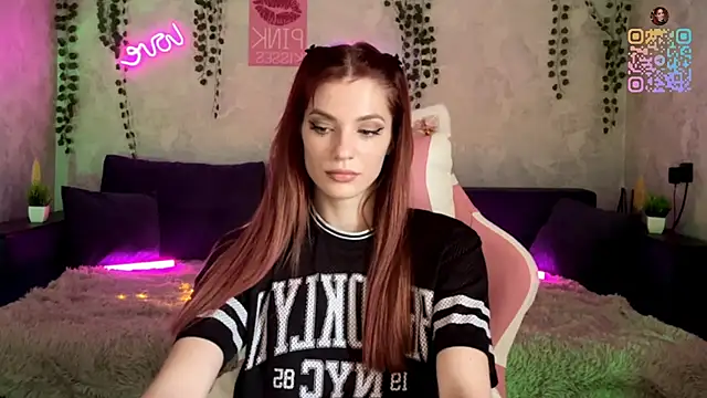 Angelina Charm  online show from 19, 5, 2026