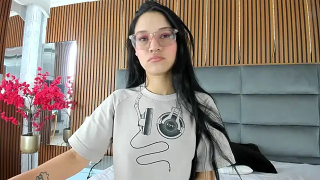 SophiieCalloway1 online show from 2, 7, 2026