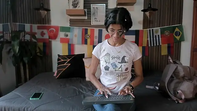 Evaa campbell online show from 23, 6, 2026