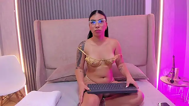 Snapshot of MaiaLopez chatting on 6, 6, 2026 MaiaLopez online show from 6, 6, 2026