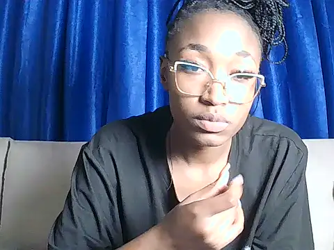 Snapshot of pinky_aura22 chatting on 3, 7, 2026 pinky aura22 online show from 3, 7, 2026