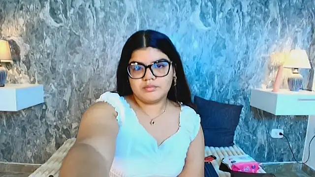 Snapshot of sky_white_ chatting on 8, 7, 2026 sky white online show from 8, 7, 2026