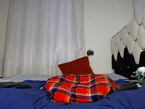 Snapshot of KinkQueenLove chatting on 3, 7, 2026 KinkQueenLove online show from 3, 7, 2026