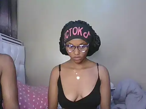 Snapshot of PrettyT5 chatting on 15, 6, 2026 PrettyT5 online show from 15, 6, 2026