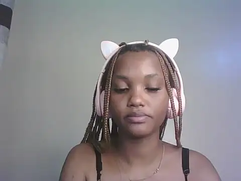 Snapshot of PrettyT5 chatting on 9, 7, 2026 PrettyT5 online show from 9, 7, 2026