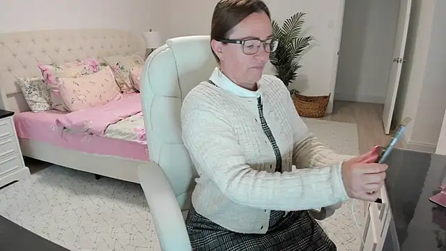 Snapshot of Vika73 chatting on 15, 7, 2026 Vika73 online show from 15, 7, 2026