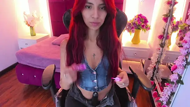 Snapshot of NinaaXXX_ chatting on 11, 7, 2026 NinaaXXX online show from 11, 7, 2026