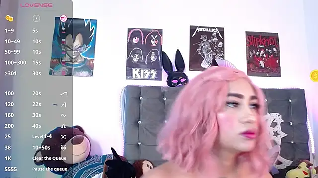 Snapshot of lunabritton chatting on 19, 6, 2026 lunabritton online show from 19, 6, 2026