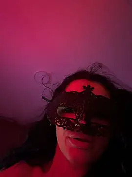 ladeanoir online show from 2, 7, 2026