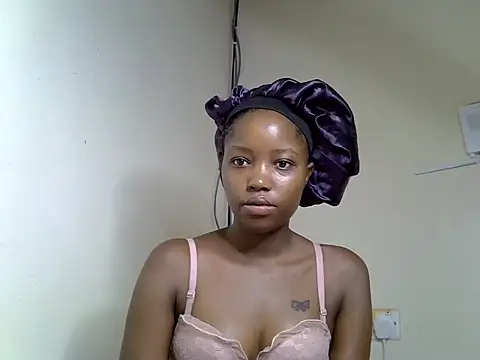 Snapshot of Pretty_kitty48 chatting on 18, 6, 2026 Pretty kitty48 online show from 18, 6, 2026