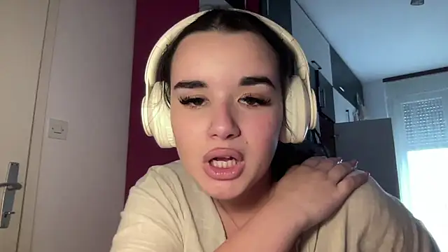 Snapshot of EvitaColgan chatting on 3, 6, 2026 EvitaColgan online show from 3, 6, 2026
