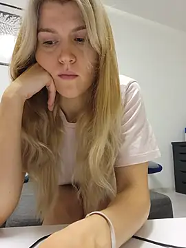 HotBlondie69 online show from 26, 6, 2026