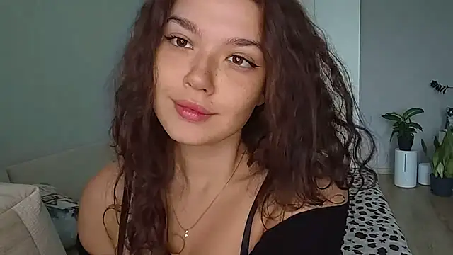 Snapshot of Vicki_queen chatting on 13, 7, 2026 Vicki queen online show from 13, 7, 2026
