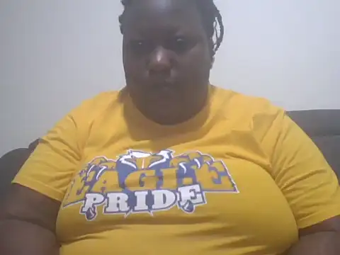 Snapshot of fat_ebonyqueen chatting on 27, 5, 2026 fat ebonyqueen online show from 27, 5, 2026