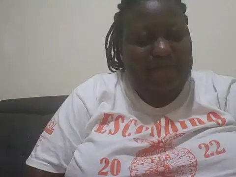 Snapshot of fat_ebonyqueen chatting on 1, 6, 2026 fat ebonyqueen online show from 1, 6, 2026