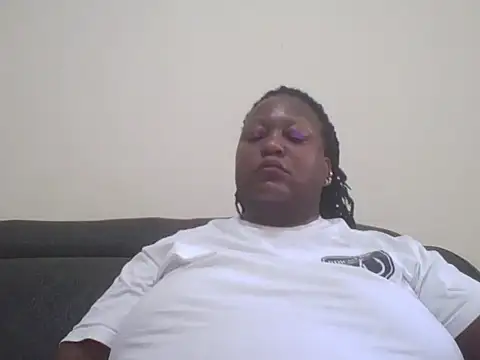 Snapshot of fat_ebonyqueen chatting on 18, 6, 2026 fat ebonyqueen online show from 18, 6, 2026