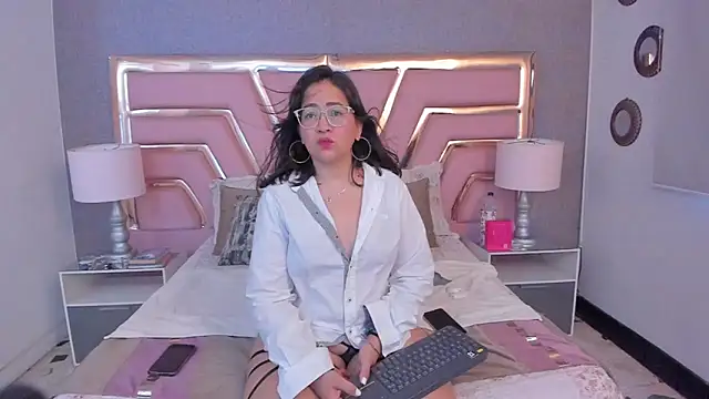 AlissBluumm online show from 24, 6, 2026
