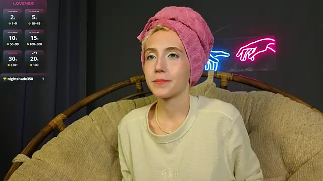 Elen  Moore online show from 21, 6, 2026