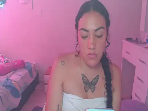 Snapshot of laila_silk chatting on 22, 5, 2026 laila silk online show from 22, 5, 2026