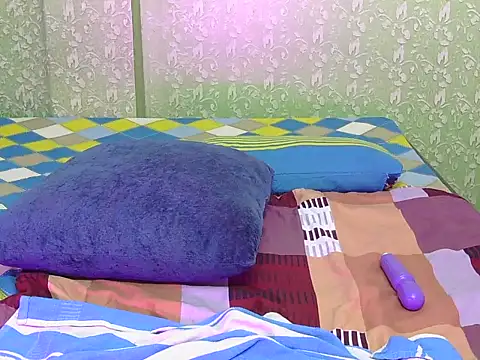 Snapshot of Itz-jasleen chatting on 7, 7, 2026 Itz-jasleen online show from 7, 7, 2026
