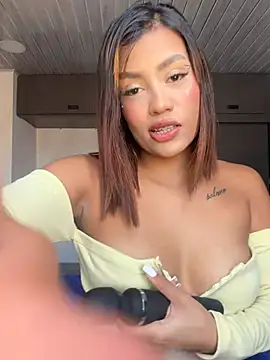 Snapshot of lana__ray chatting on 20, 5, 2026 lana ray online show from 20, 5, 2026